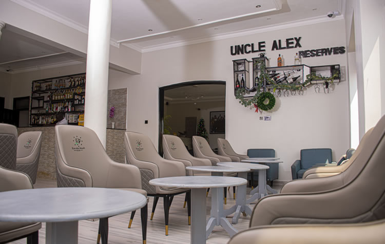 Restaurant, Bar & Lounge